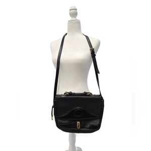 Vintage Dooney & Bourke Black Pebbled Leather Crossbody Style P701
